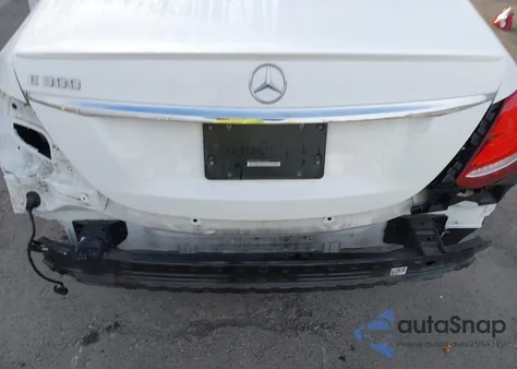 2017 Mercedes-Benz E 300 z USA, uszkodzony, nr VIN WDDZF4JB5HA165941